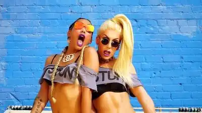 Скачать клип