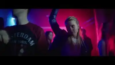 скачать клип Busy P ft. Mayer Hawthorne - Genie