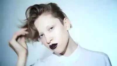 скачать клип Indievision - Black color