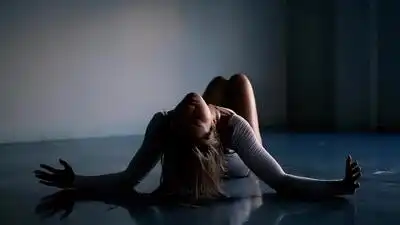 скачать клип Leah McFall - Happy Human