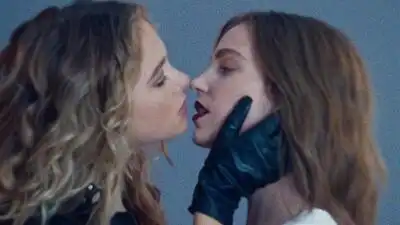 Скачать клип