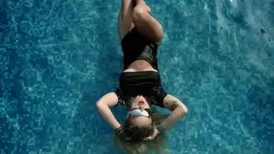 скачать клип Leslie Shaw - Decide