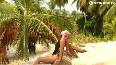 Скачать клип