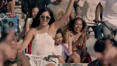 скачать клип Lukas Graham - Drunk In The Morning