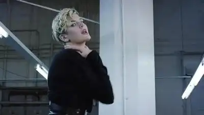 скачать клип Betty Who - Mama Say