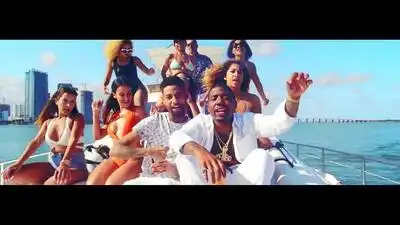 скачать клип YFN Lucci ft. PnB Rock - Everyday We Lit