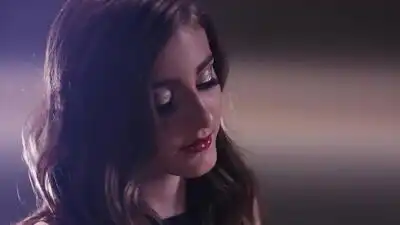 скачать клип Marissa Govic - Stand Alone