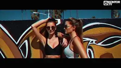 скачать клип Tom Wax and Strobe - Bring Sally Up