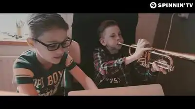 скачать клип Curbi x Mesto - BRUH