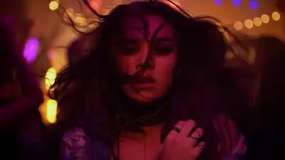 скачать клип Machine Gun Kelly ft. Hailee Steinfeld - At My Best