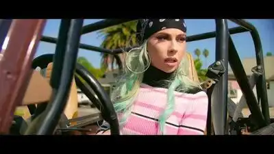 скачать клип Yellow Claw ft. Juicy J and Lil Debbie - City On Lockdown