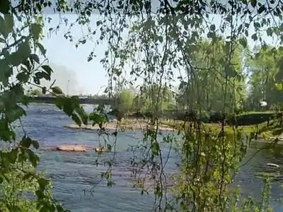 скачать клип Любэ - Ты неси меня река