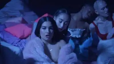 скачать клип Mabel - Bedroom