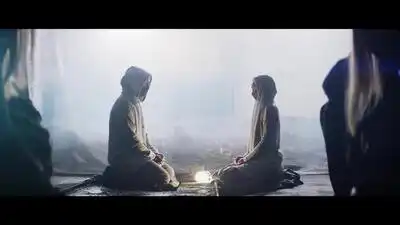 скачать клип Alan Walker ft. Gavin James - Tired