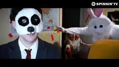 скачать клип Tom Swoon and Maximals - Helter Skelter