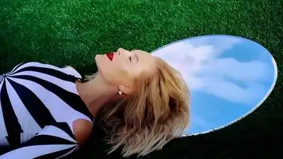 скачать клип On I Ona - Аура лета