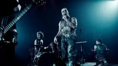 скачать клип Paris - Mann Gegen Mann