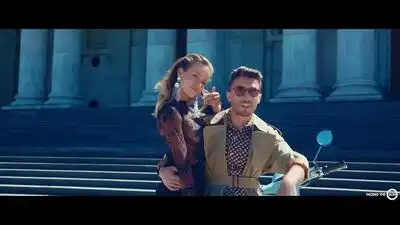 Скачать клип