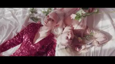 Скачать клип