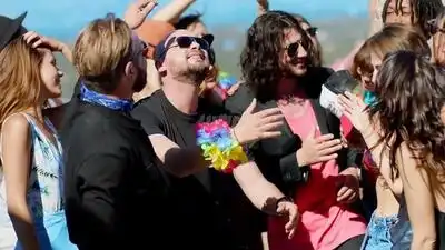 Скачать клип