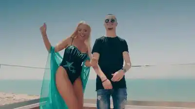 скачать клип Eni Koci ft. Blake - Hold Up