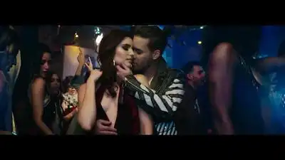 скачать клип Prince Royce ft. Farruko - Ganas Locas