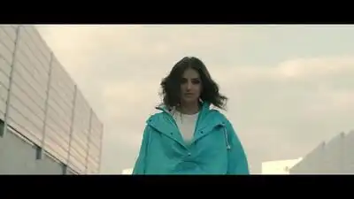 скачать клип KLYDE - Defectul meu