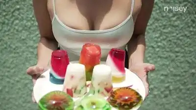 Скачать клип