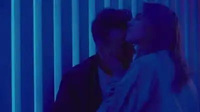 скачать клип Karabass - Отпускай