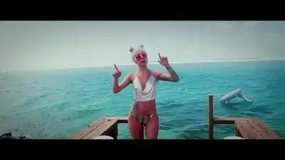скачать клип Lil Debbie - Summer