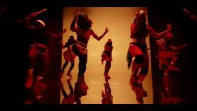 скачать клип Chris Brown - Questions