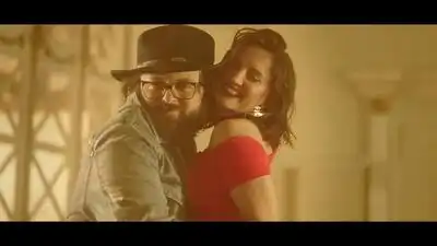 скачать клип DZIDZIO feat Оля Цибульська - Чекаю. Цьом