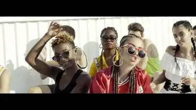 скачать клип Daiana - Chico Chico