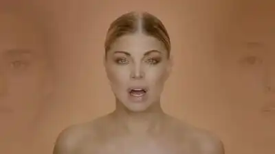 скачать клип Fergie - Love Is Pain