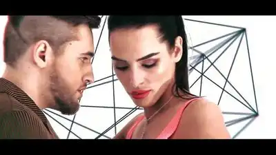 скачать клип Виктор Крам - Не один такой