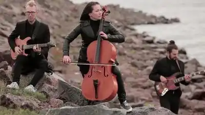 скачать клип Юлия Коган - Лебеди