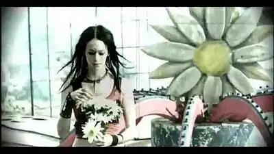 скачать клип Papa Roach - She Loves Me Not