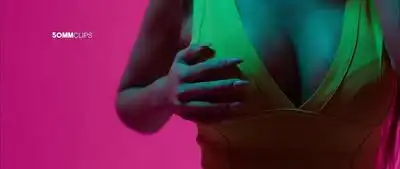 скачать клип ValsBezig - Naar Beneden