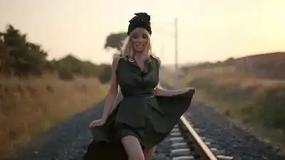 Скачать клип