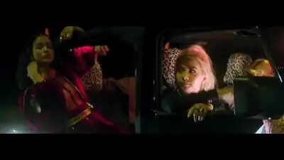 скачать клип Hayley Kiyoko - Feelings