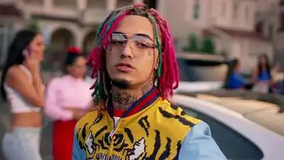 скачать клип Lil Pump - Gucci Gang