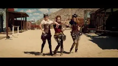 скачать клип Lindsey Stirling - Roundtable Rival