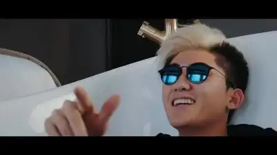 Скачать клип