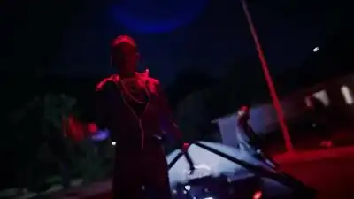 скачать клип Rich The Kid ft. Kendrick Lamar - New Freezer