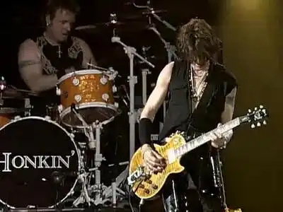 скачать клип Aerosmith - Walk This Way