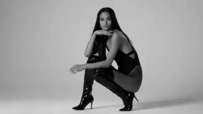 скачать клип Tyga - Tequila Kisses