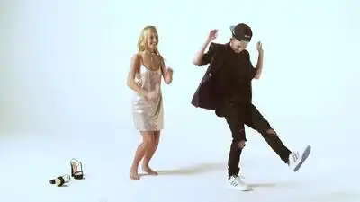 скачать клип Jacob Sartorius - By Your Side