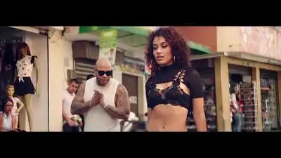 скачать клип Flo Rida feat. Maluma - Hola