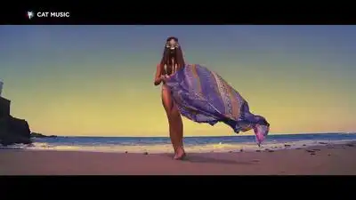 скачать клип Carine - Magique