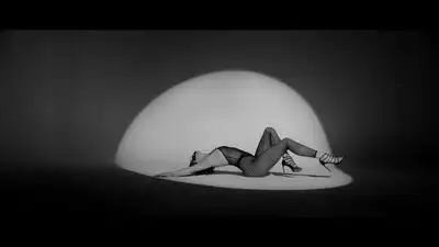 скачать клип Jessie J - Think About That